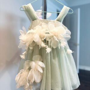 Elegant Floral Dress in Light Green and Cream